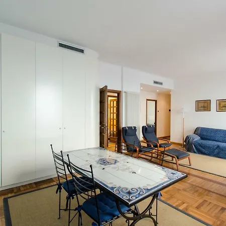 Alex Beach House Apartament *