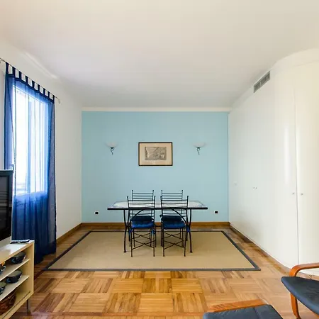 Alex Beach House *